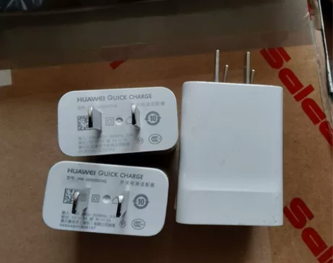 荣耀play的充电器华为原装9v2a 18...