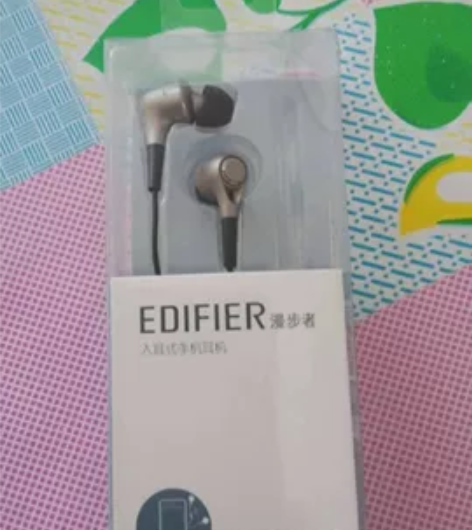 三款耳机一起出： 第一款EDlFlER漫步...