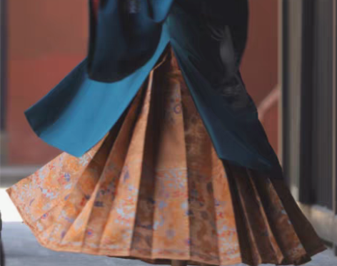 转卖兰若庭 汉服 妆花马面 胡萝卜色 M码...