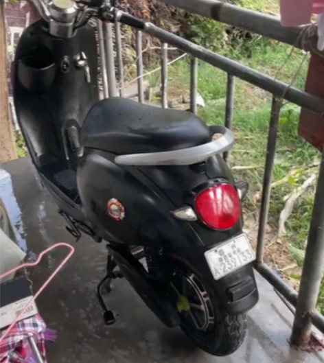 菲利普电动车电瓶去年换的，满电可以跑40公...