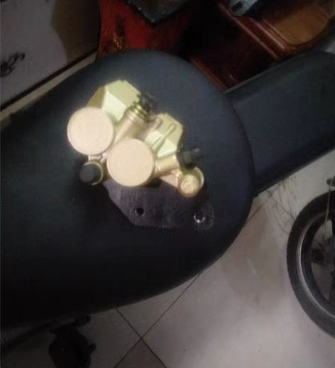 110c越野高赛飞鹰摩托卡钳刹车泵,双活塞...