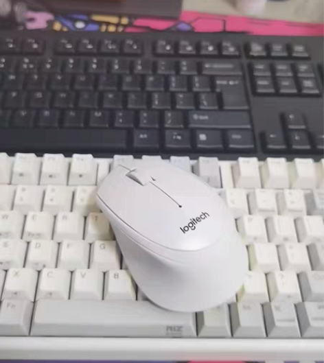 罗技无线鼠标m330 九成新，没咋用￥50...
