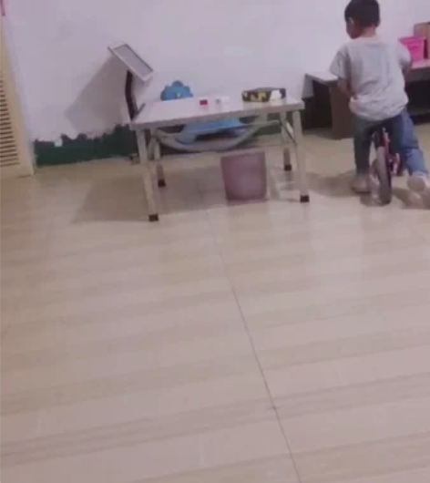 包邮儿童平衡车2-6岁宝宝无脚踏溜溜车自行...