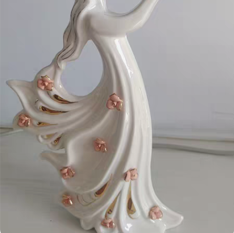 陶瓷蝴蝶女孩摆件,酒柜摆件,全新的,装饰品...
