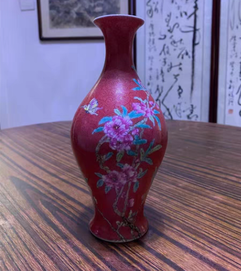 粉彩扎花花卉橄榄瓶 高21cm 感兴趣的话...