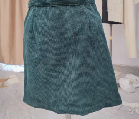 服装设计作业 a字半身裙￥36