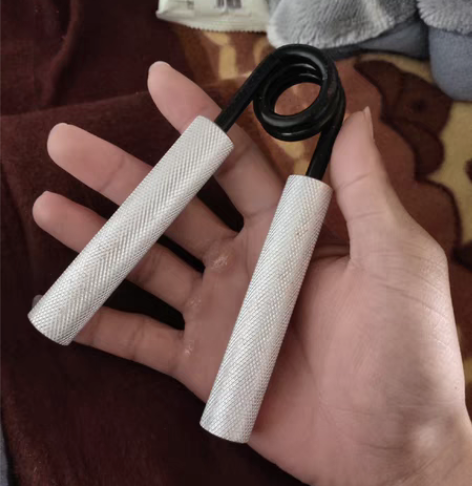 包邮纯铁握力器,用过几次 感兴趣的话点“我...
