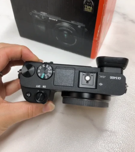 索尼A6400  单机 功能完美，外观成色...