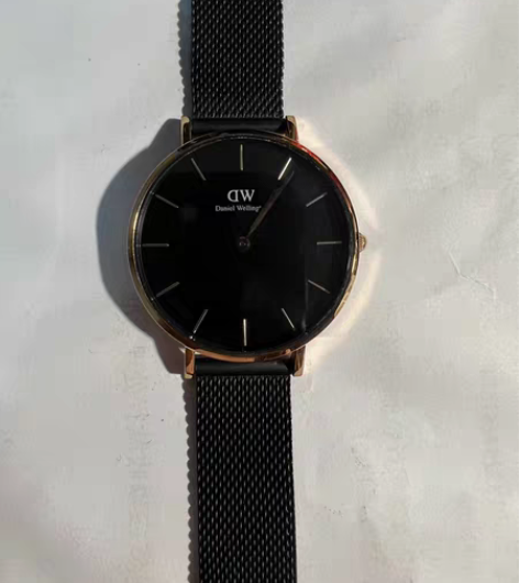 包邮低价出售全新DW32mm钢带手表+皮带...