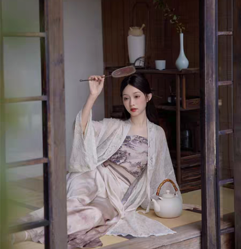 包邮七月夕兔滚滚汉服 尺码如图 仅试穿，无...