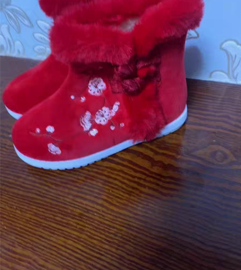 包邮女童汉服鞋冬季加绒棉鞋棉靴复古风儿童舞...