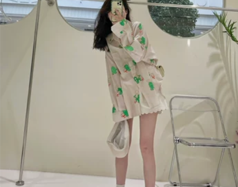 飘玥 衬衫 感兴趣的话点“我想要”和我私聊...