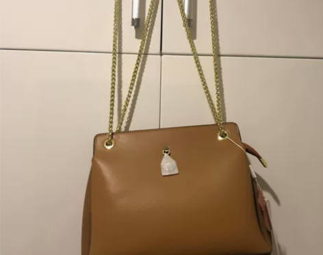 百搭真皮手提包全新未拆封！！！！吊牌还在！...