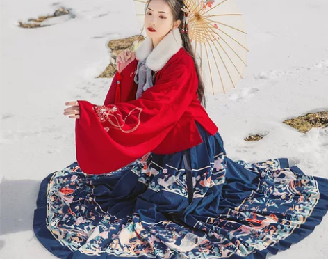 汉尚华莲马面裙 感兴趣的话点“我想要”和我...