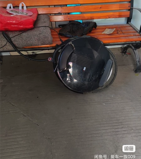 乐行天下v10,有原装充电器,正常骑行。外...