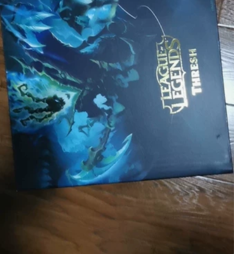 英雄联盟美版大锤石,美版本身就是没带卡的,...
