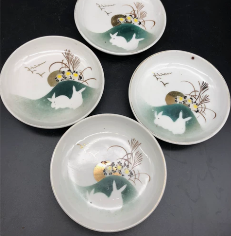 【藏品名称】:年代老货,手绘兔子画片老盘子...