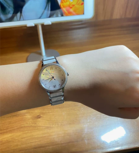 飞亚达女表 买了apple watch了,...