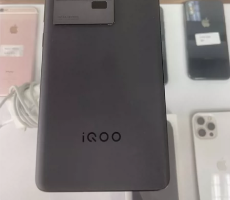 vivo iQOO11。16512G。纯原...