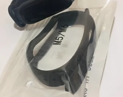 出闲置!轻微划痕小米手环5(不是nfc)赠...
